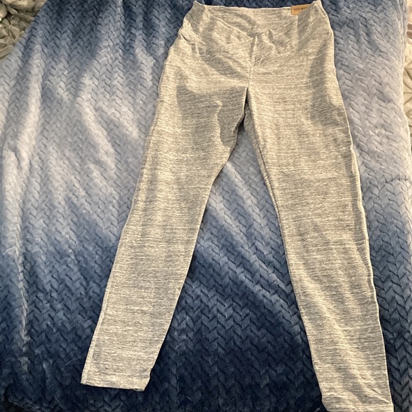 The size is large , the color is grey , the brand is pink/Victoria secrets - Picture 3 of 4